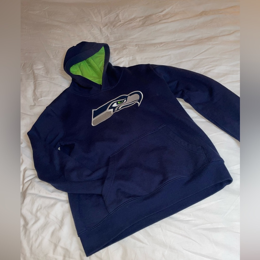 📚BACK TO SCHOOL SALE!✏️ SEAHAWKS NFL team apparel.  Hardly worn. Youth 14-16